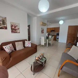 Sunny 2 Bedroom Center , Λάρνακα Κύπρος