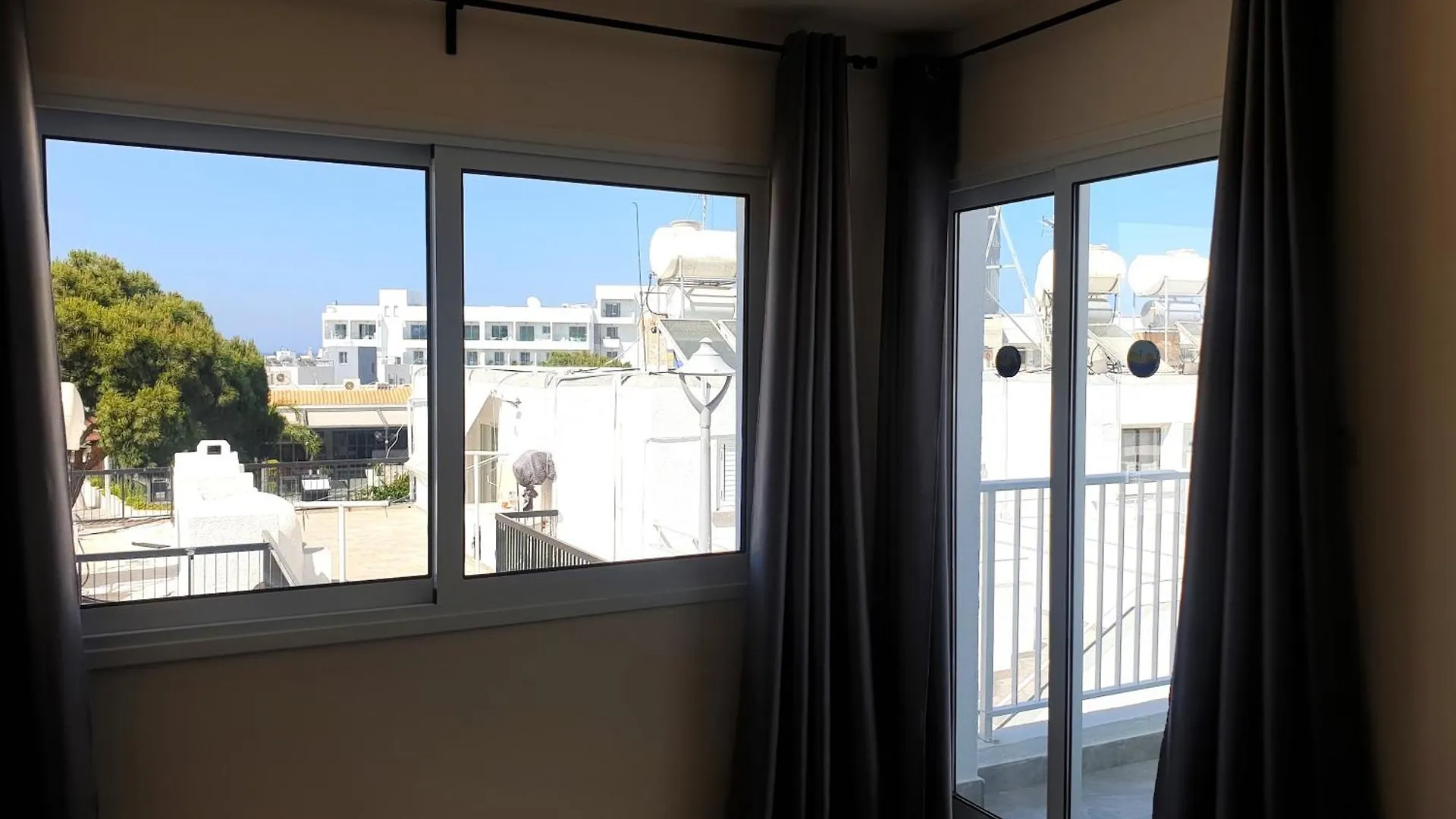 프로타라스 Leucolla Hill & Sea 아파트 0*,